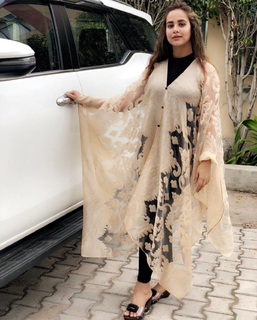 Sunanda Sharma feet photo thumbnail