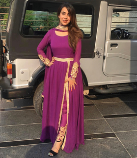 Sunanda Sharma feet photo thumbnail