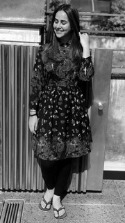 Sunanda Sharma feet photo thumbnail