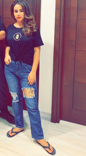 Sunanda Sharma feet photo thumbnail