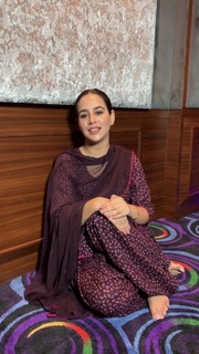 Sunanda Sharma feet photo thumbnail