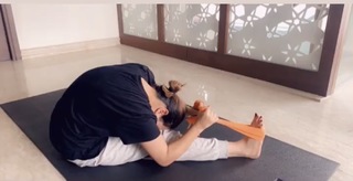 Sunanda Sharma feet photo thumbnail