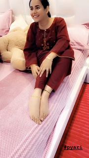Sunanda Sharma feet photo thumbnail