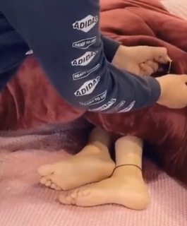 Sunanda Sharma feet photo thumbnail