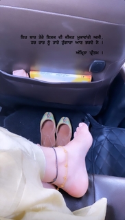 Sunanda Sharma feet photo thumbnail