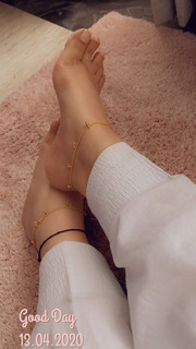 Sunanda Sharma feet photo thumbnail