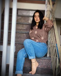 Sunanda Sharma feet photo thumbnail