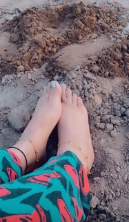 Sunanda Sharma feet photo thumbnail