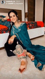 Sunanda Sharma feet photo thumbnail