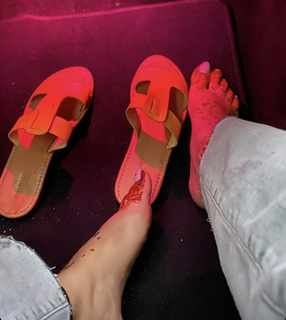 Sunanda Sharma feet photo thumbnail
