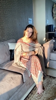 Sunanda Sharma feet photo thumbnail