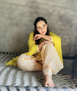 Sunanda Sharma feet photo thumbnail