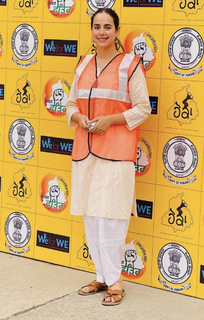 Sunanda Sharma feet photo thumbnail