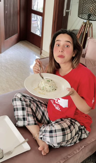 Sunanda Sharma feet photo thumbnail