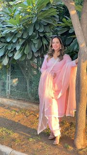 Sunanda Sharma feet photo thumbnail
