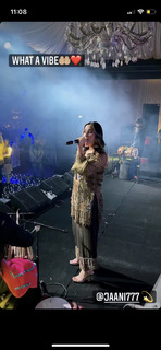 Sunanda Sharma feet photo thumbnail