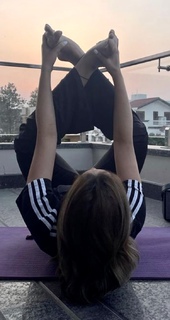 Sunanda Sharma feet photo thumbnail