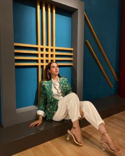 Sunanda Sharma feet photo thumbnail