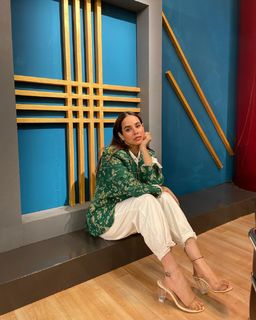 Sunanda Sharma feet photo thumbnail