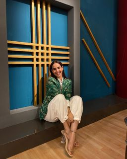 Sunanda Sharma feet photo thumbnail