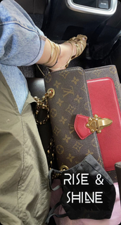 Sunanda Sharma feet photo thumbnail