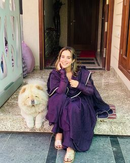 Sunanda Sharma feet photo thumbnail