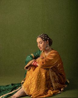 Sunanda Sharma feet photo thumbnail