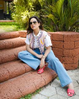 Sunanda Sharma feet photo thumbnail