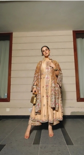 Sunanda Sharma feet photo thumbnail