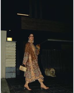 Sunanda Sharma feet photo thumbnail