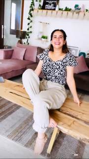 Sunanda Sharma feet photo thumbnail