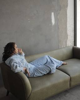 Sunanda Sharma feet photo thumbnail