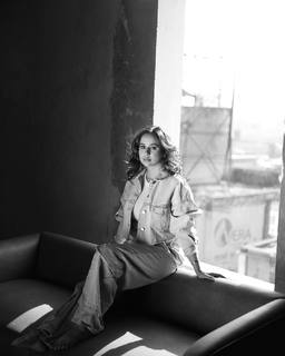 Sunanda Sharma feet photo thumbnail