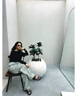 Sunanda Sharma feet photo thumbnail