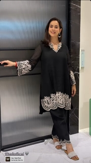 Sunanda Sharma feet photo thumbnail