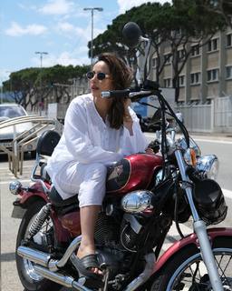 Sunanda Sharma feet photo thumbnail