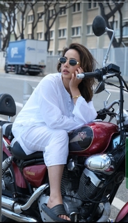 Sunanda Sharma feet photo thumbnail