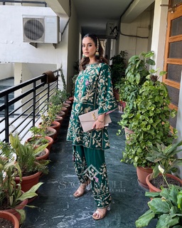 Sunanda Sharma feet photo thumbnail