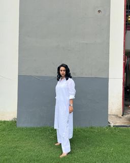 Sunanda Sharma feet photo thumbnail