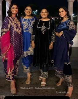 Sunanda Sharma feet photo thumbnail