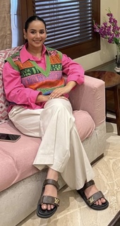 Sunanda Sharma feet photo thumbnail