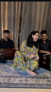 Sunanda Sharma feet photo thumbnail