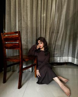 Sunanda Sharma feet photo thumbnail