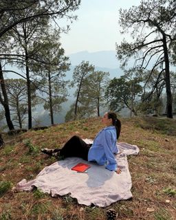 Sunanda Sharma feet photo thumbnail