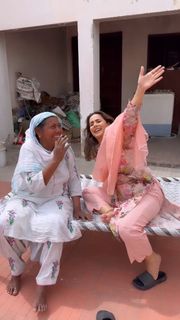 Sunanda Sharma feet photo thumbnail