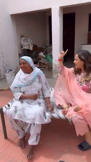 Sunanda Sharma feet photo thumbnail