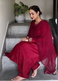 Sunanda Sharma feet photo thumbnail