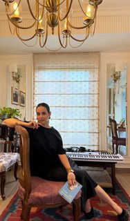 Sunanda Sharma feet photo thumbnail