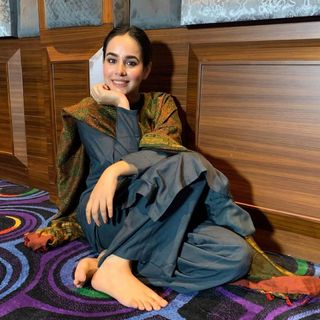 Sunanda Sharma feet photo thumbnail