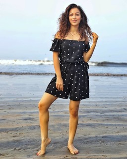 Sunayana Fauzdar feet photo 12
